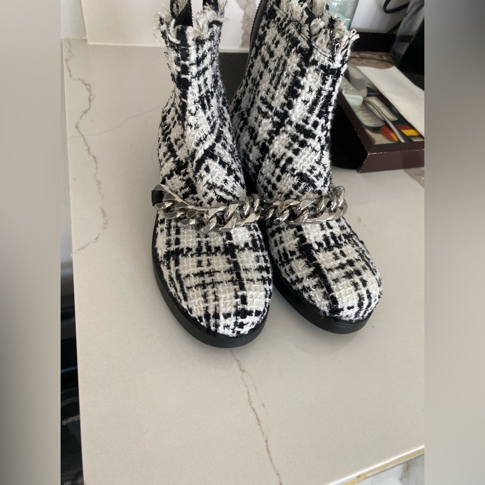 Short boots Tweed boots brand new